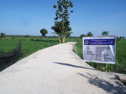 Pembangunan Jembatan Dan Rabat Dusun Karang Kates Gunakan Dana Desa